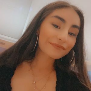 Meet your Posher, Isabella